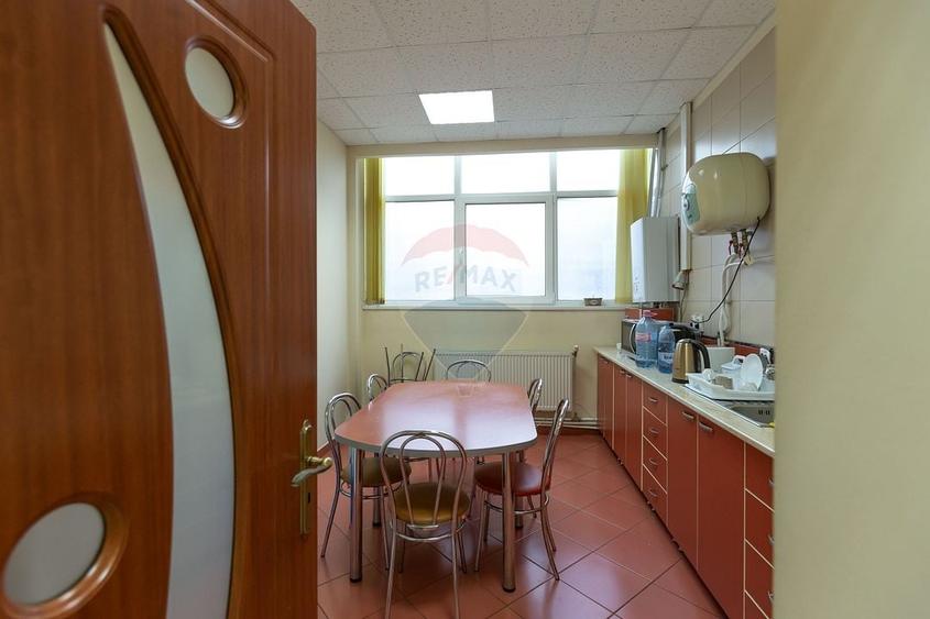 Spatiu comercial de vanzare in Bacau - sediu firma - 15