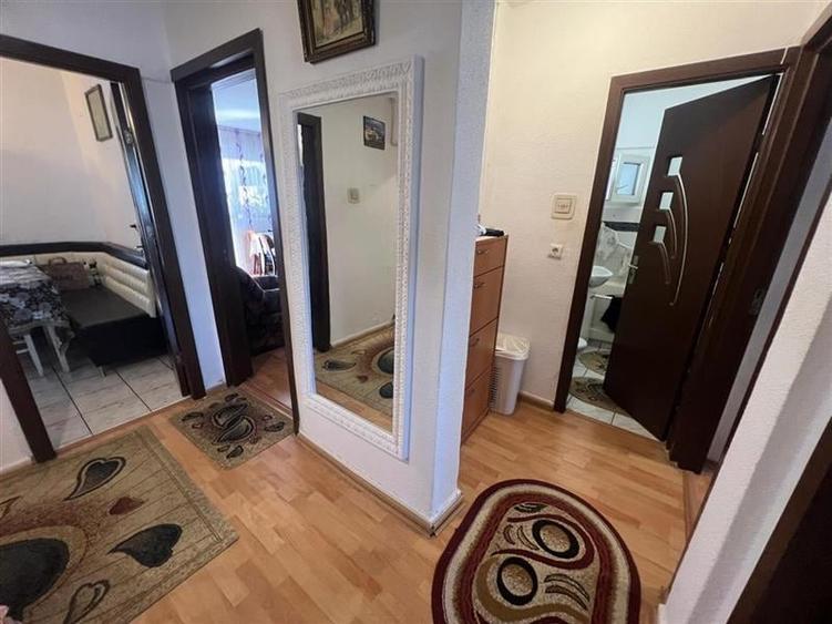 Apartament cu 3 camere decomandat - 70 mp - Zona Adriatica, Str. Aleea Visinului - 9