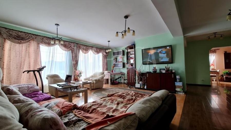 Casa 5 camere de vanzare in Apahida - 2