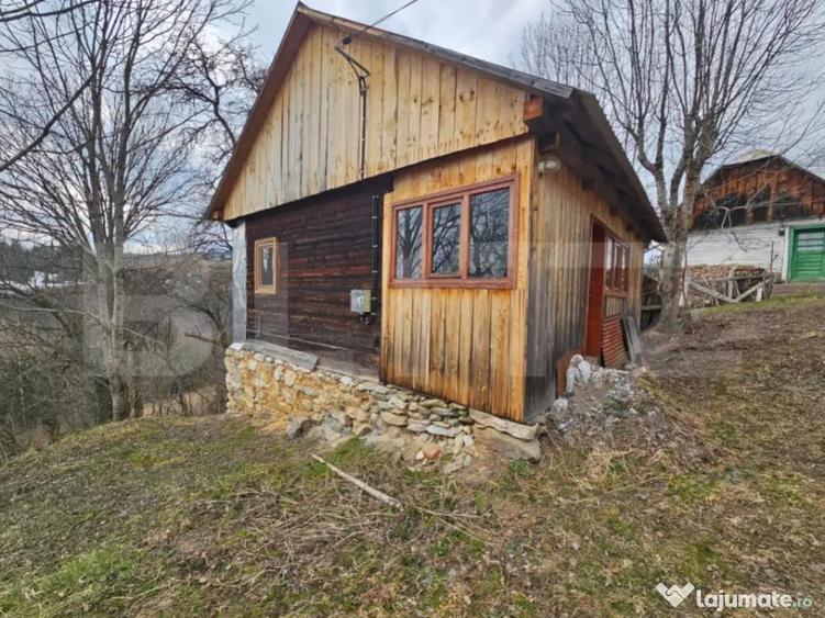 Teren 22.267 mp (intravilan + extravilan) cu construc?ie, T - 8