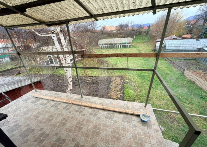 Casa de vanzare proprietate generoasa 2.285 m2 teren - 17