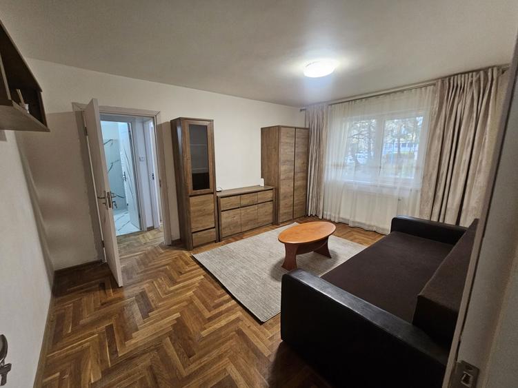 Particular inchiriez apartament cu doua camere - 3