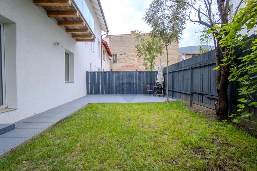 COMISION 0 | Birou modern si luminos la casa cu gradina privata - 21