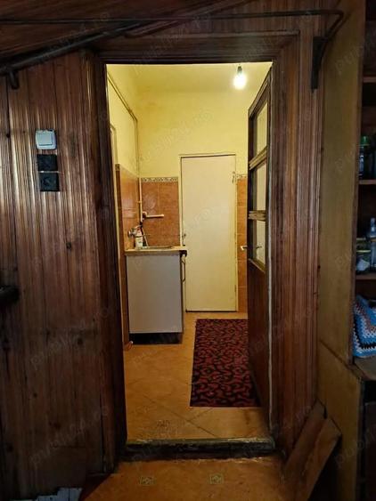 Casa de vanzare 3 camere , zona Titulescu , 80 mp , 5 ARI teren , 110.000 euro neg. - 12