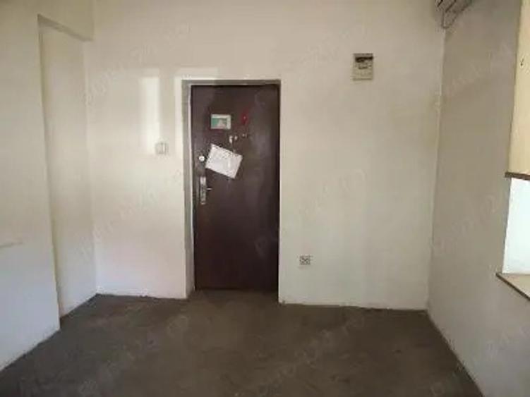 vand casa , 3 camere, curte comuna - 7