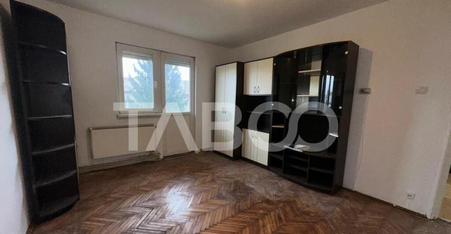Apartament cu balcon 2 camere si pivnita zona Mihai Viteazul - 1