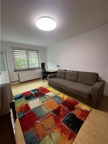 Berceni-Aparatorii Patriei,apartament 2 camere,centrala termica,loc parcare