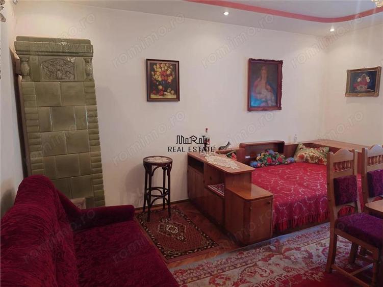 Casa P+M cu teren generos si loturi suplimentare in Baia de Cris - 11