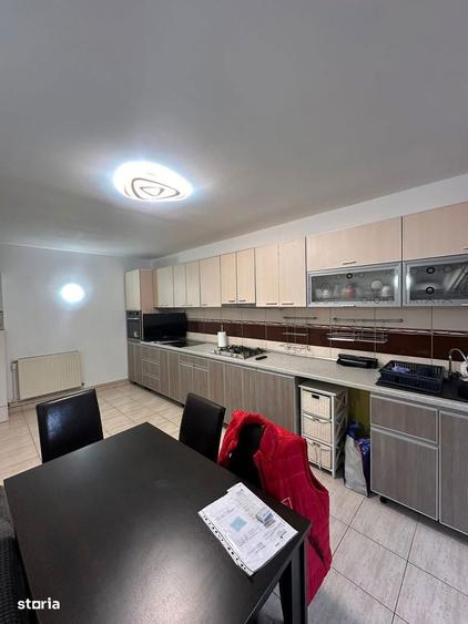 De inchiriat casa cu 3 camere situata ultracentral, 1.100euro/luna - 1