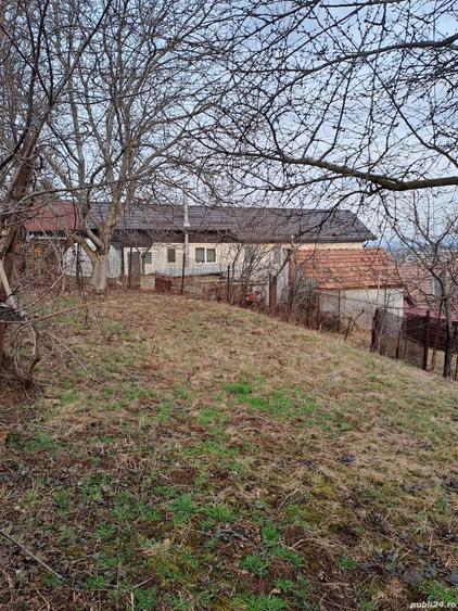 Casa la rosu de vanzare in Codlea - 2