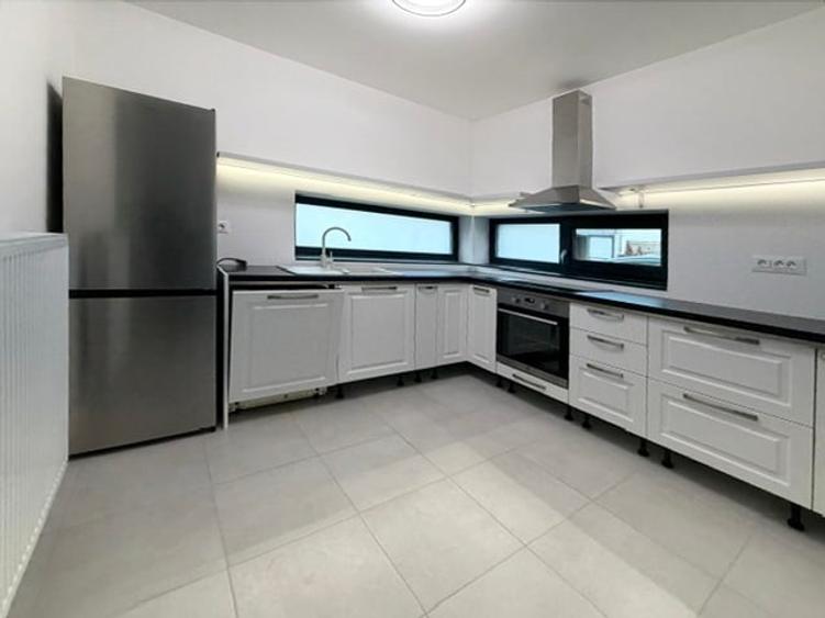 Casa Moderna  cu 4 Camere si Curte Proprie in Complex Privat - 3