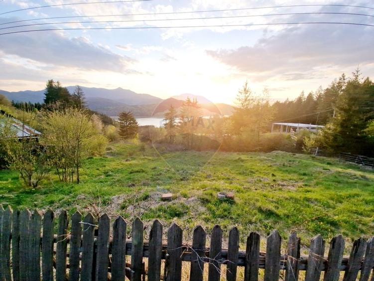 Teren cu vedere la Muntele Ceahlau - 15