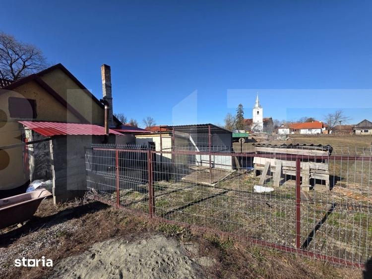 Casă cu 3 camere cu Teren 4669 Mp în Moacșa