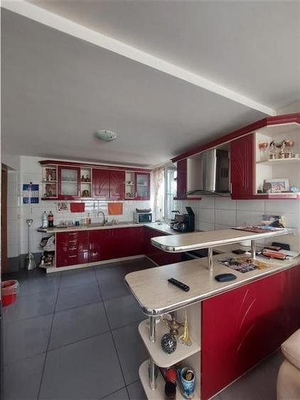 Casa cu 10 camere pentru pensiune sau locuit - 4