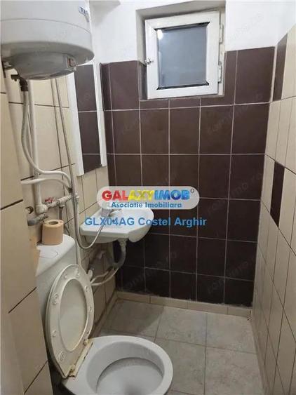 Vindem garsoniera in zona Razboieni-biserica , etaj 2, decomandata - 2