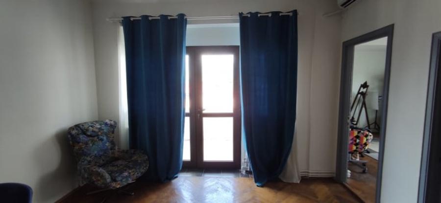 Vanzare apartament 4 camere Iorga - 2