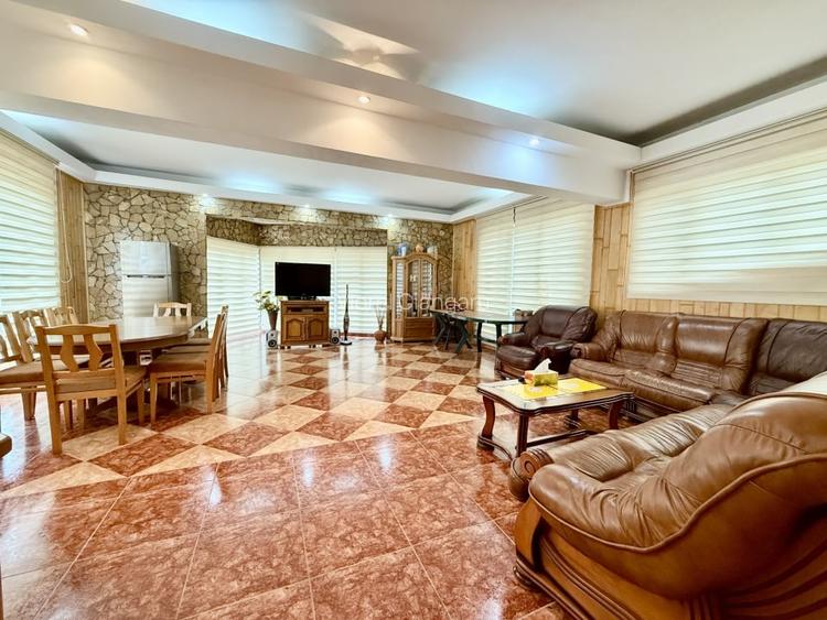 Vila de vanzare Ovidiu Sud pe colt