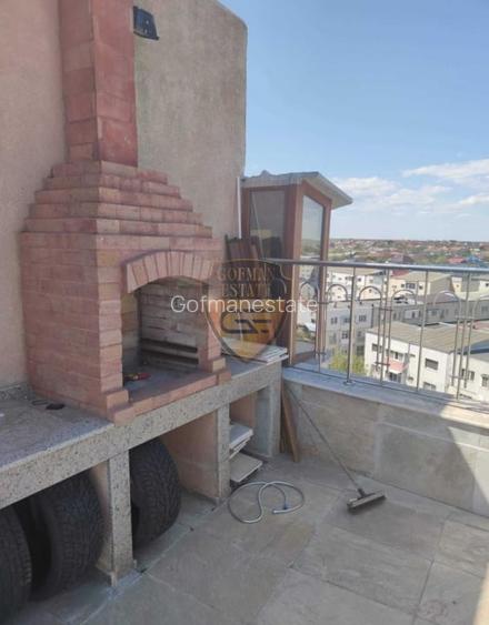 Apartament tip penthouse,3 camere, Navodari, terasa 100 mp cu gratar, 2 balcoane