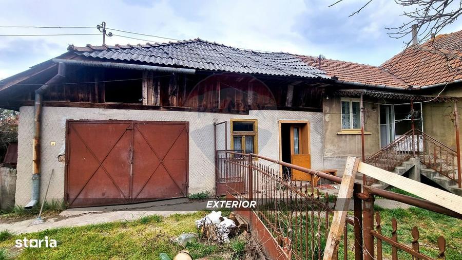 Casa din caramida cu teren generos de 2460 mp si anexe, in Borlesti - 19