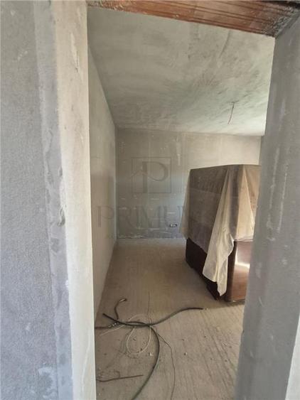 Vila individuala  - suprafata de 180mp utili -  toate utilitatile - se vinde la - 9