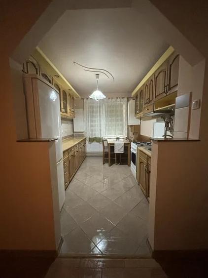 De vanzare apartament cu 3 camere pe str. Depozitelor - 7