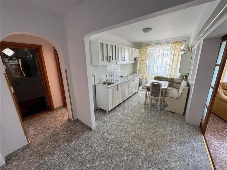 Apartament 2 camere 55mp, etaj 8 cu acoperis, mobilat, liber - 2