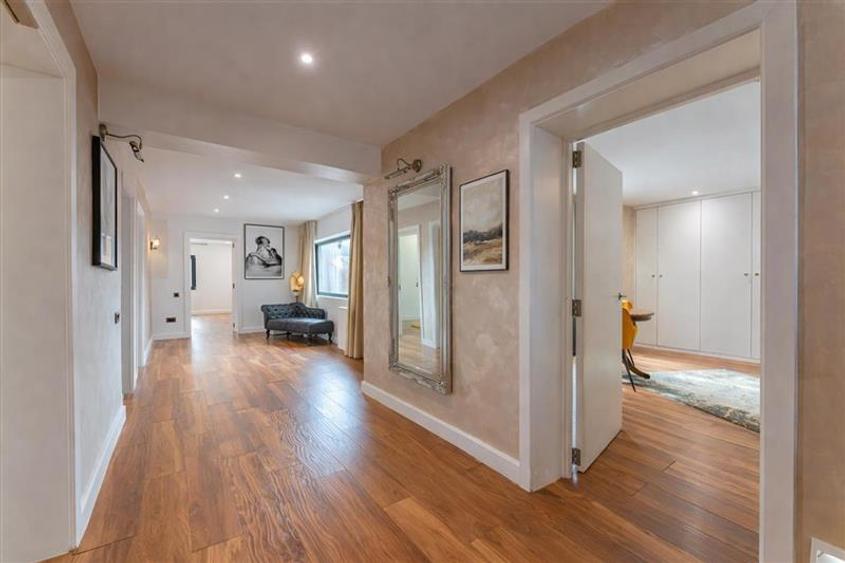 FILM& 3D! Vila high tech, cu semineu, jacuzzi, terasa, 10 camere, Central, Braso - 9