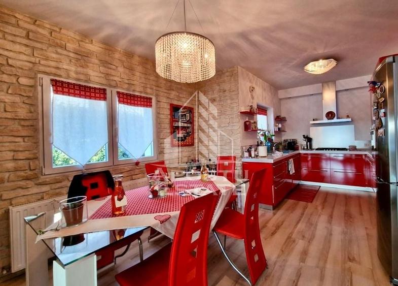 Vila cu terasa si piscina in Zadareni - 8