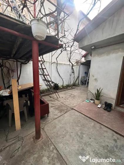 Casa de vanzare in zona Bratianu 4 camere, teren 200 - 1