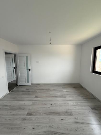 Casa de vanzare intre Sanpetru si Bod - 9