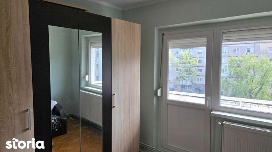 Proprietar,inchiriez apartament doua camere decomandat - 4