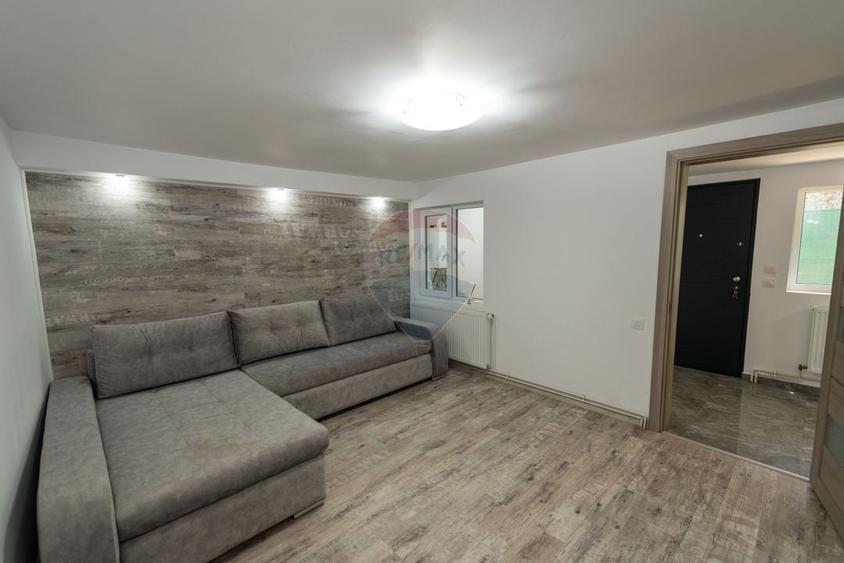 Casa cu 4 camere de vanzare , 96mp totali, sat Islaz - 2