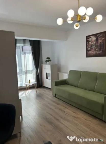 Garsonieră decomandată în Central