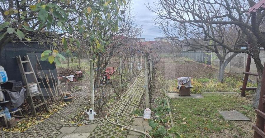 Pensiune turistica + casa de locuit, 315 mp, teren 761 mp, z - 5