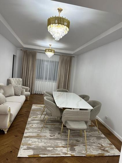 De vanzare apartament 3 camere - 3