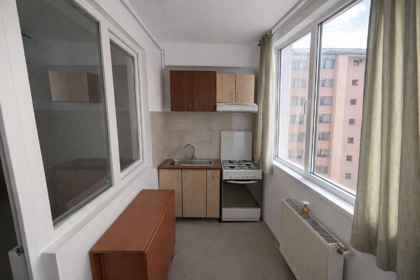 Garsonieră de vânzare ,partial mobilata - 4