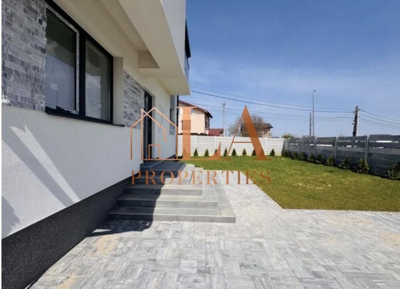 Casă individuală cu 4 camere cu Canalizare în Domnești