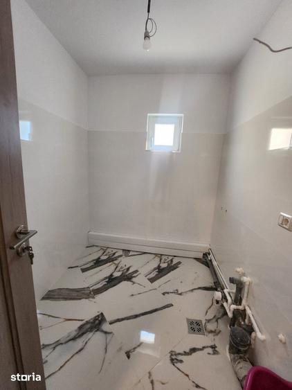 Apartament cu 3 camere decomandat în Șerbănești