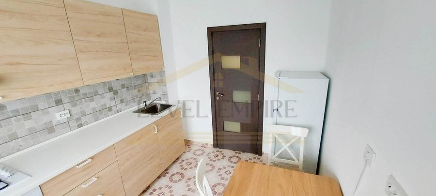 Apartament cu 2 camere semidecomandat, mobilat în Crângași