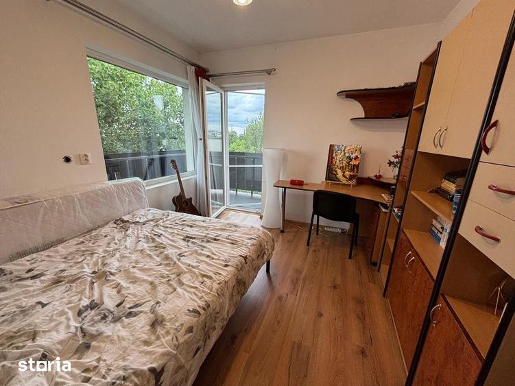 Apartament cu 3 camere decomandat în Europa