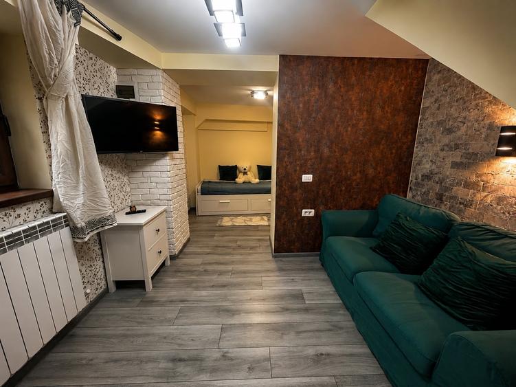 Apartament cu 3 camere decomandat, mobilat în Peninsula