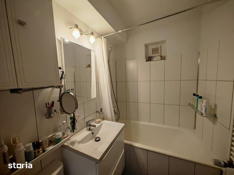 Apartament cu 2 camere decomandat în Siloz