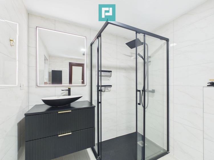 Apartament cu 3 camere semidecomandat în Ultracentral