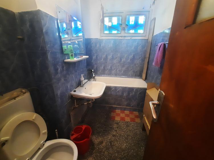 Apartament cu 3 camere decomandat în Berceni