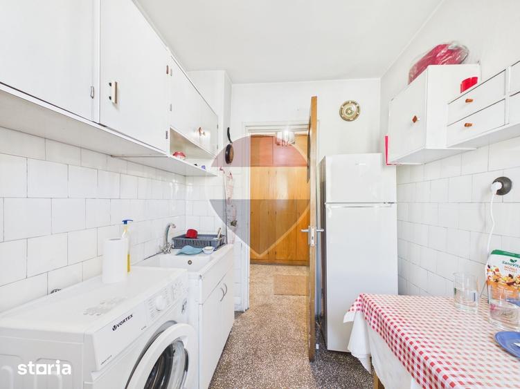 Apartament cu 3 camere în Tei