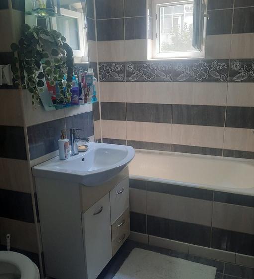 Apartament cu 2 camere decomandat în 1 Mai