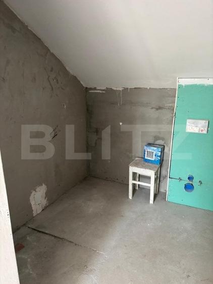 Casă individuală cu 6 camere cu Canalizare în Sud-Vest