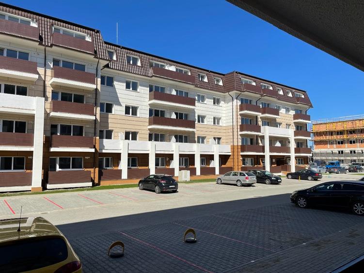 Apartament cu 2 camere semidecomandat în Sânpetru