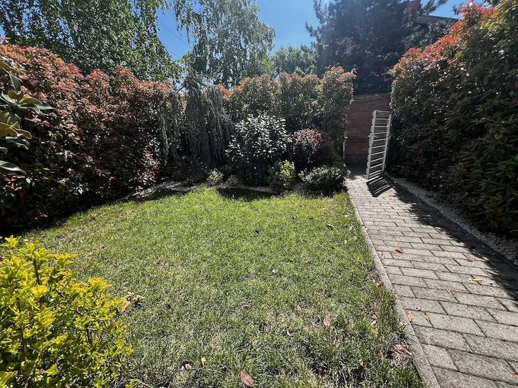 Casă cu 3 camere cu Teren 200 Mp în Grădiște