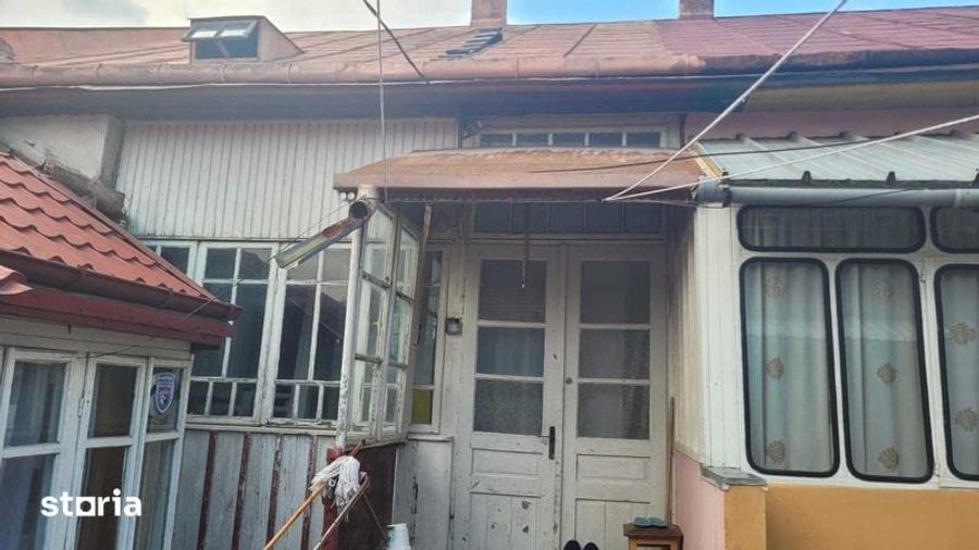 Casă cu 3 camere cu Teren 120 Mp în Central